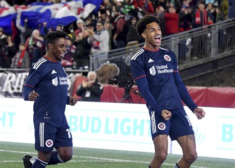 New England rolls to 4-0 victory over CF Montreal